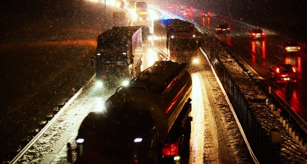 multi-vehicle pile up accident in rain